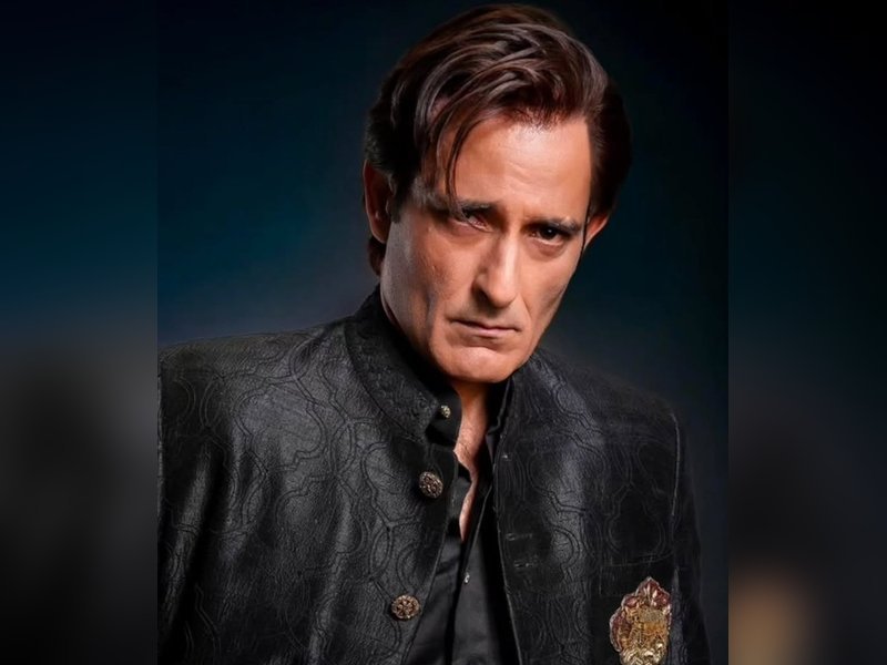 When Akshaye Khanna revealed he is not an 'introvert by choice'