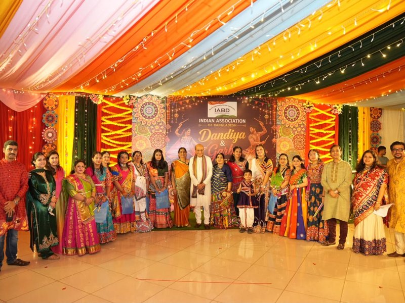 Indian diaspora organises Dandiya and Garba night in Dhaka