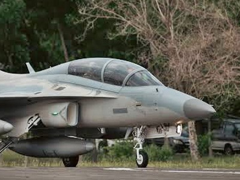 Four Philippine Air Force pilots killed as two SF-260 aircraft crash during training flight