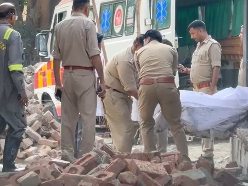 One dead after massive fire engulfs several food shops in Noida