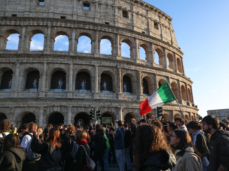 Protests sweep Italian cities, clashes reported