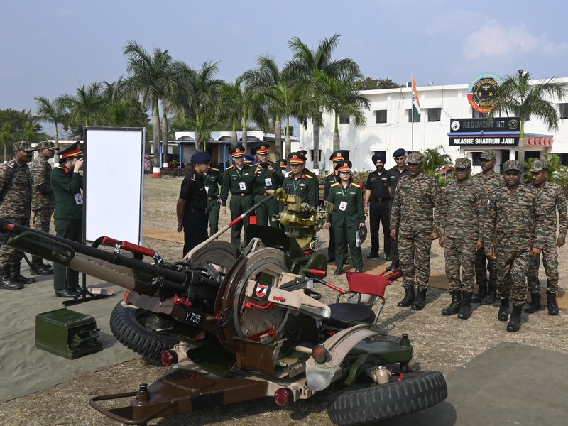 Vietnam People's Army's delegation of 10 Young Officers visit defence establishments in India 