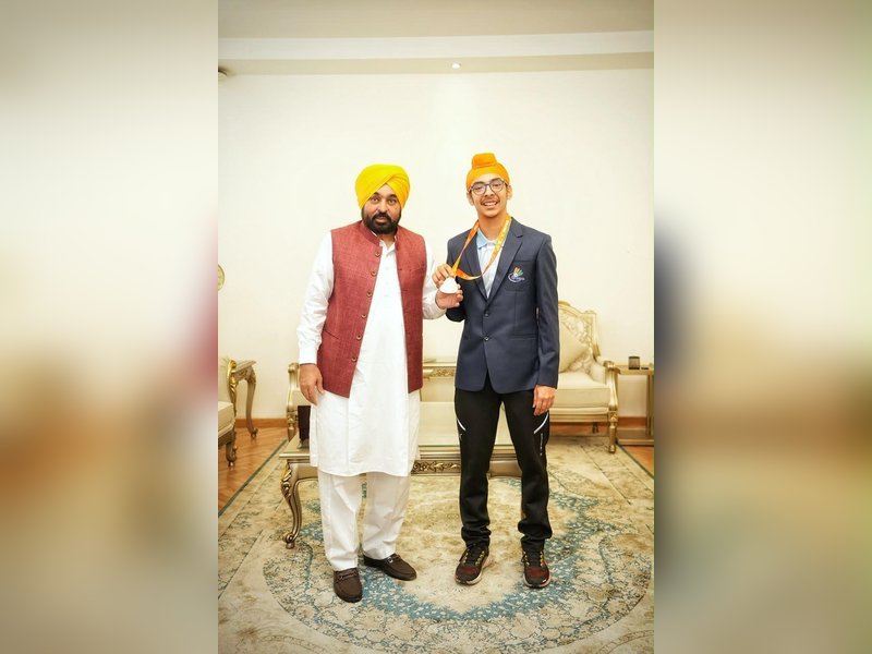 Punjab CM Mann congratulates Jagsher Singh on BWF Junior Worlds bronze