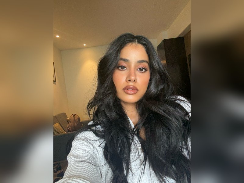 Janhvi Kapoor shares glimpses of her past month, says ‘no place like back to the grind’