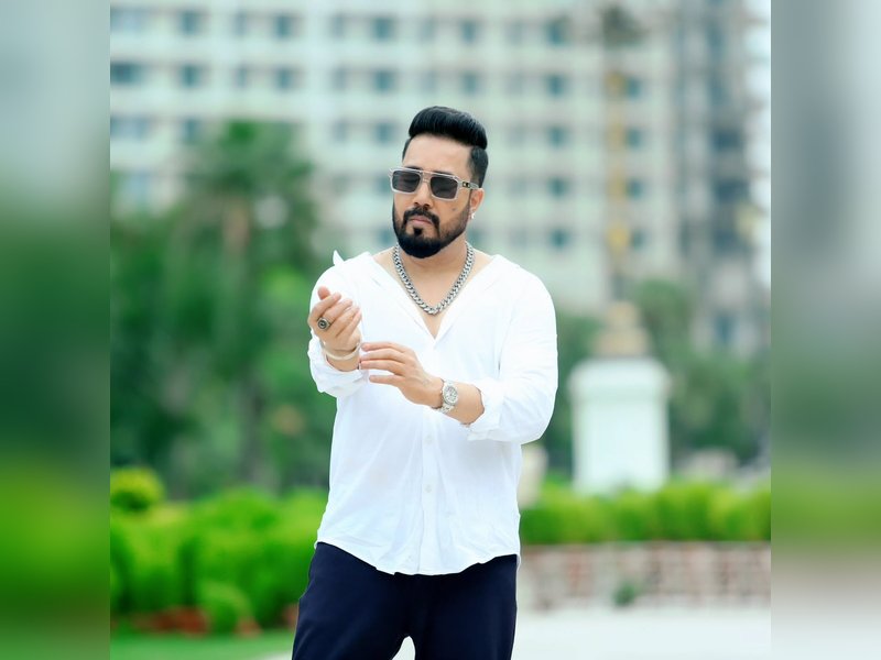 Subodh Uniyal apologises to Daler Mehndi, Mika Singh says, 'Hope we can put this behind us'