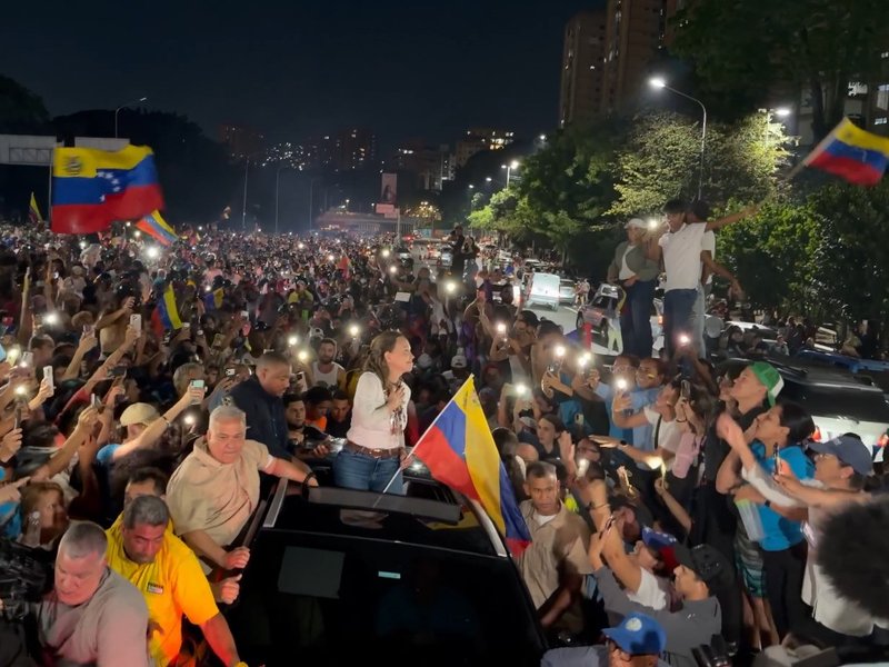 Nobel Prize winner Machado returns to Venezuela