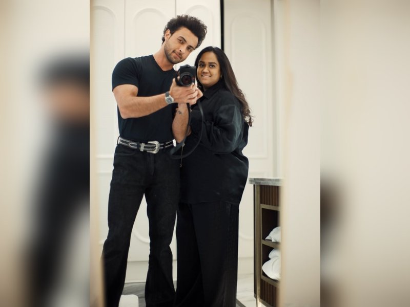Arpita Sharma shares candid moments of Aayush Sharma with their kids on his birthday