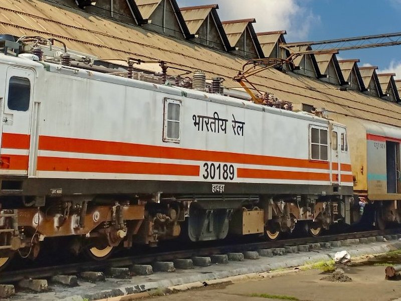 चक्रवात 'अर्नब' का असर: 30 अक्टूबर तक 58 ट्रेनें रद्द, कई रीशेड्यूल