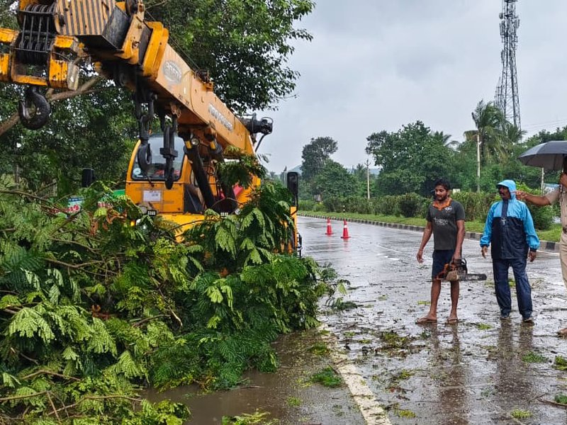 Cyclone ‘Arnab’: Govt advises airlines to adhere to operational guidelines, inform passengers