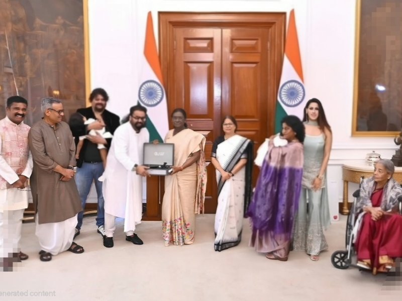 Hariharan presents ‘Vande Mataram’ vinyl to President Droupadi Murmu, calls ‘music a humble offering to the nation’