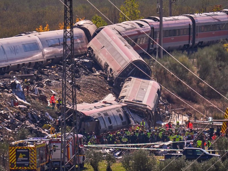 Spanish PM declares 3 days of national mourning after deadly train collision (Photo: @shameensuleman/X)