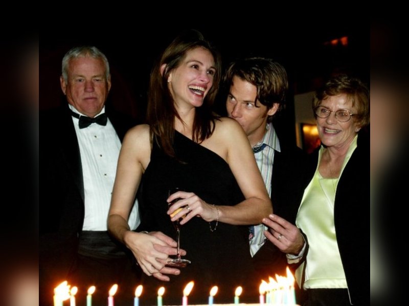 Danny Moder celebrates Julia Roberts’ birthday: More candles bring more joy