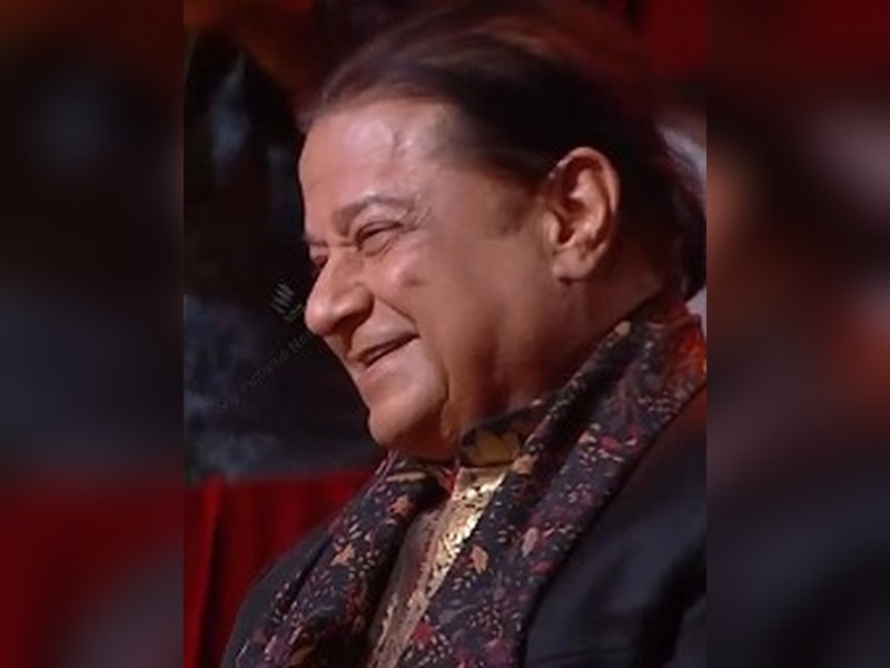 Amitabh Bachchan recalls meeting Anup Jalota for the first time 40 years ago