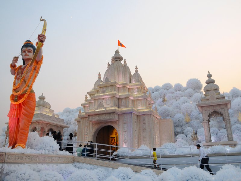 Ayodhya braces for Deepotsav; hotels, homestays fully booked amid tourist surge (Photo: IANS)