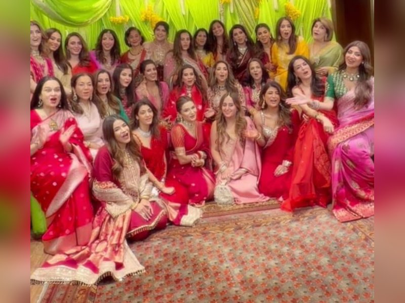 Shilpa Shetty to Mira Rajput: Star-studded Karwa Chauth celebration at Anil Kapoor's house