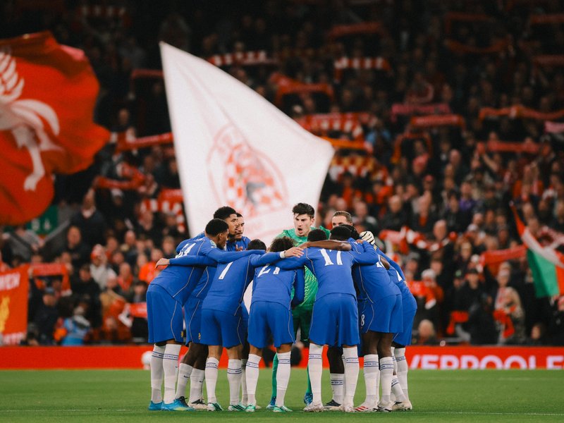 ‘I can see Chelsea scoring a few goals’: Michael Owen backs Blues to beat Man Utd 3-1