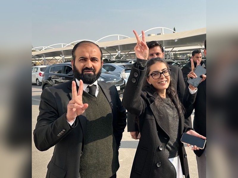 Pakistan: Rights group and activists condemn 10-year jail terms for human rights lawyers 