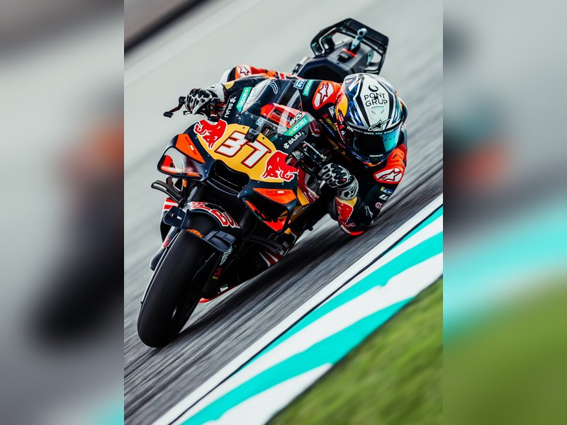 Acosta wins chaotic Malaysian GP Sprint as Marquez increases title gap