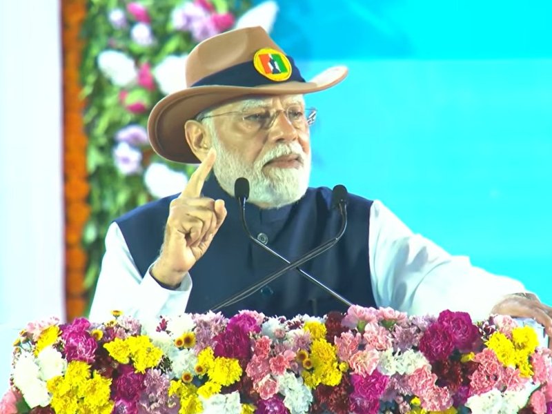 पीएम मोदी ने सरदार पटेल को किया नमन, बोले- 10-12 साल में 50 करोड़ भारतीय गरीबी से बाहर आए