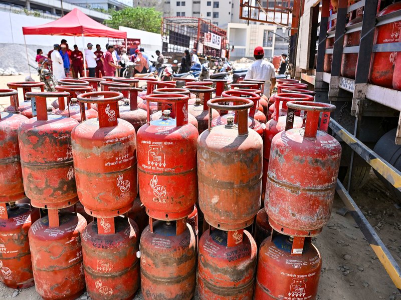 Govt acts against LPG hoarding, seizes 15,000 cylinders in 12,000 raids
