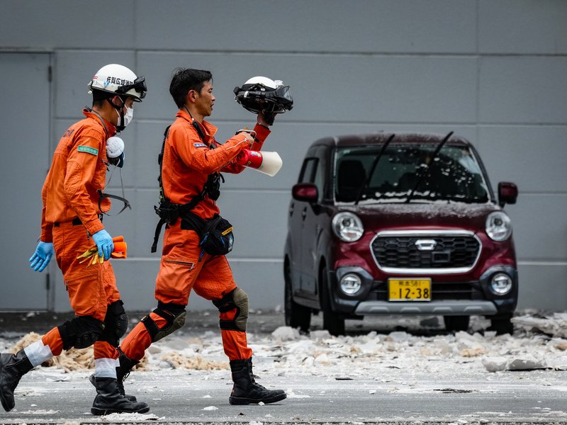 Japan PM visits earthquake-affected region to assess situation