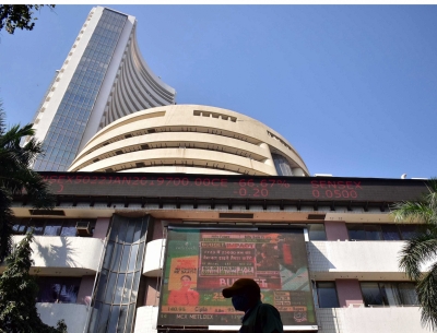 Sensex, Nifty open lower amid mixed global cues