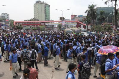 Bangladesh: Over 600 unpaid workers block Dhaka-Mymensingh highway (File image)
