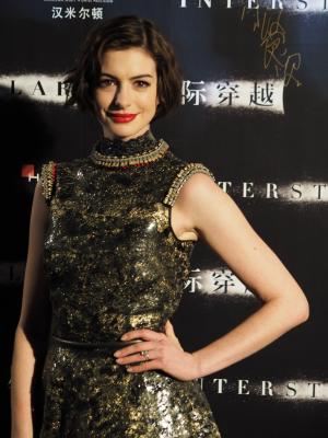 Anne Hathaway was 'legally blind' in left eye for a decade