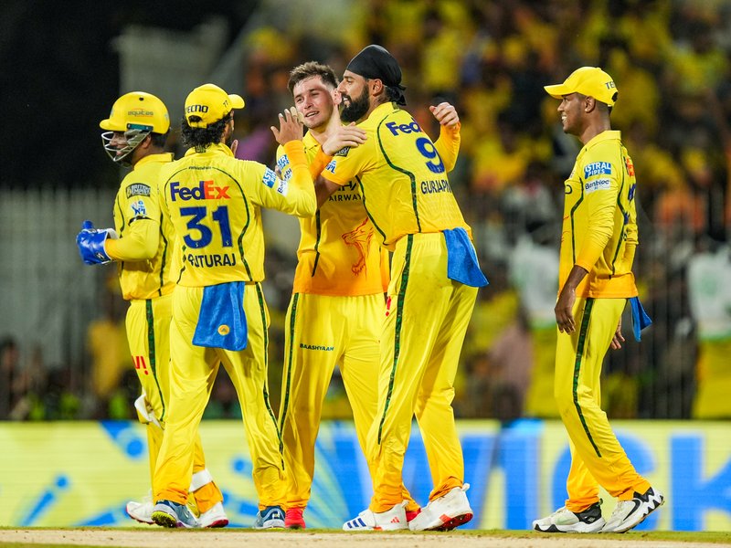 आईपीएल 2026: नूर अहमद का चला जादू, सीएसके ने केकेआर को 32 रनों से हराया