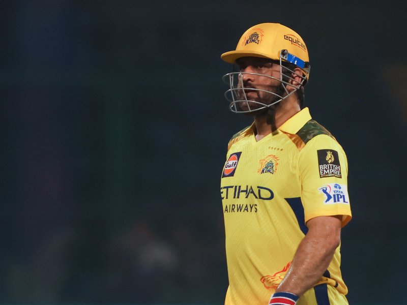 महेंद्र सिंह धोनी की मुश्किल बढ़ी, ट्रैफिक नियमों के उल्लंघन के मामले में लगा जुर्माना