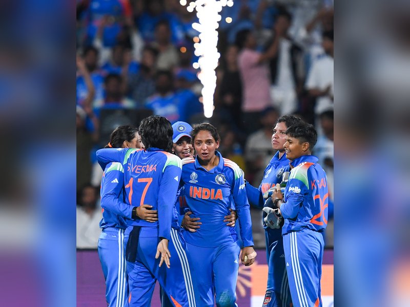 टी20 वर्ल्ड कप फाइनल: भारतीय महिला टीम ने बढ़ाया टीम इंडिया का हौसला 