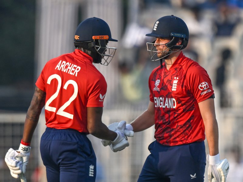 टी20 वर्ल्ड कप: इटली को 24 रन से हराकर 'सुपर-8' में पहुंचा इंग्लैंड