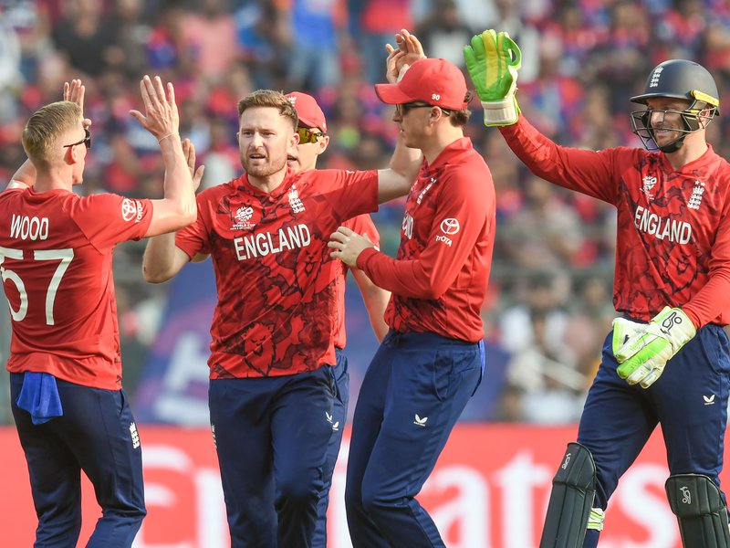 टी20 विश्व कप: सांस रोक देने वाले मैच में इंग्लैंड ने नेपाल को 4 रन से हराया