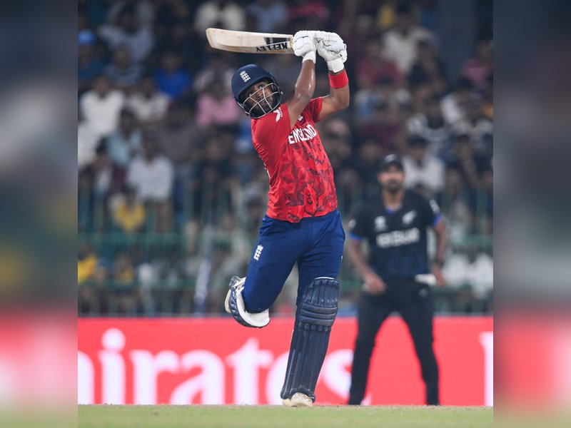 टी20 वर्ल्ड कप: पाकिस्तान मूल के खिलाड़ी ने वो कमाल कर दिया, जो पूरी पाक टीम नहीं कर पाई