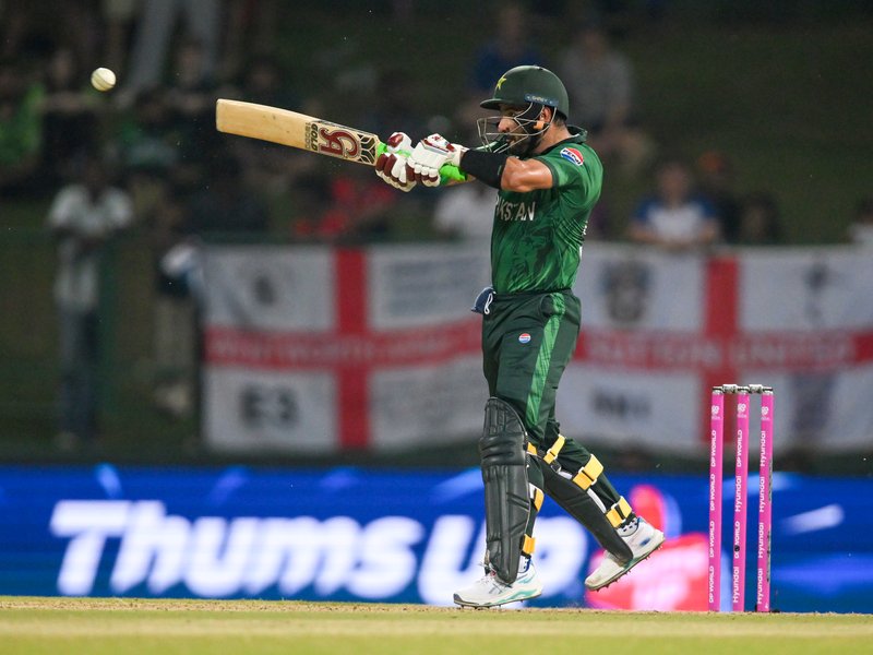 टी20 वर्ल्ड कप: पाकिस्तान के नए 'सिक्सर किंग' बने साहिबजादा फरहान, दर्ज हुआ बड़ा रिकॉर्ड