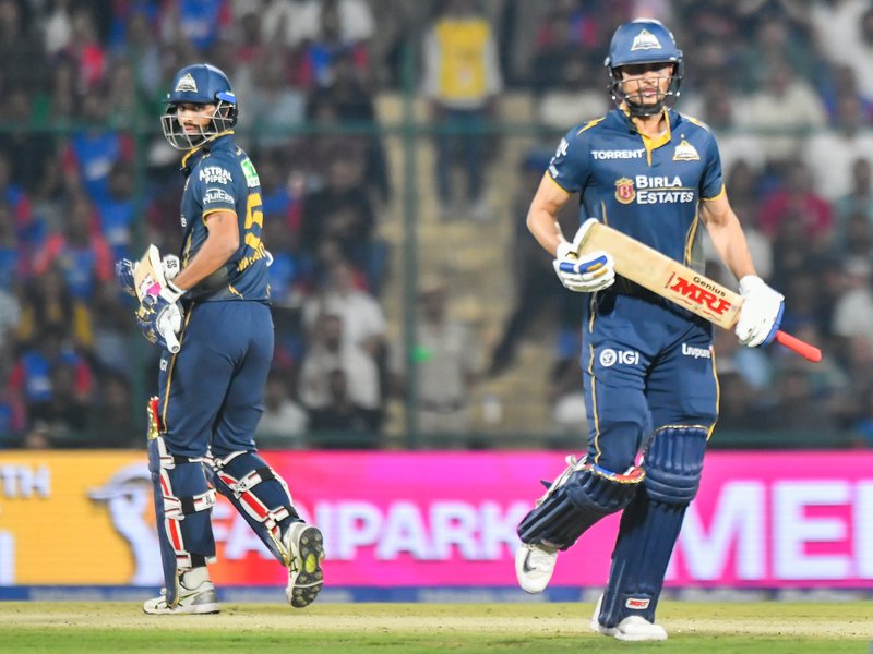 आईपीएल 2026: दिल्ली में गिल-सुंदर की जोड़ी का कारनामा, इस मामले में बने 'नंबर-3'