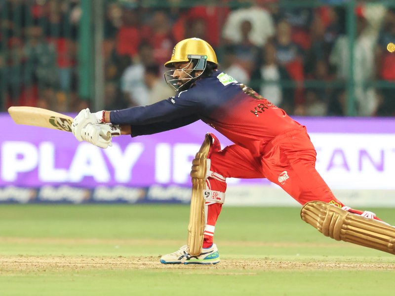 Virat Kohli, Devdutt Padikkal guide Royal Challengers Bengaluru to five-wicket victory over Gujarat Titans in Match 34 of the Indian Premier League (IPL) 2026 at the M Chinnaswamy Stadium in Bengaluru on Friday. Photo credit: IANS 