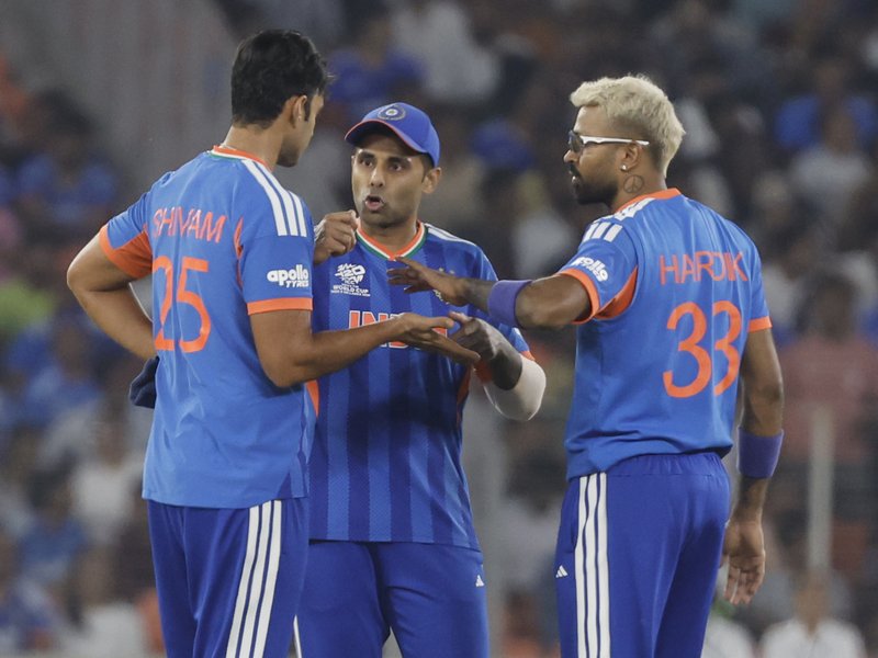 टी20 वर्ल्ड कप: बल्ले के बाद गेंद से चमके शिवम दुबे, भारत ने लगाया 'जीत का चौका'