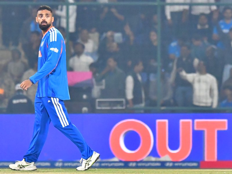 टी20 वर्ल्ड कप: वरुण चक्रवर्ती के पास नंबर वन बनने का मौका, इंग्लैंड के आदिल रशीद भी रेस में 