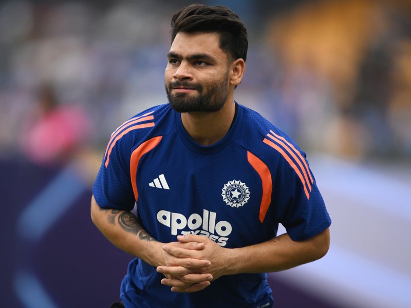 My heartfelt prayers are with you: Kohli offers condolences after Rinku Singh’s father demise