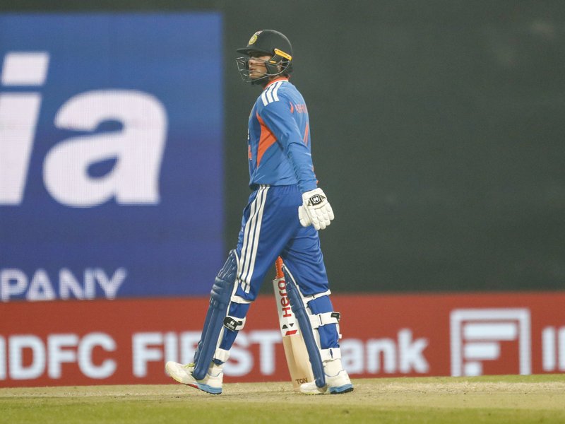 Pathan, Uthappa earmark Abhishek, Varun as key figures in India's T20 WC defence