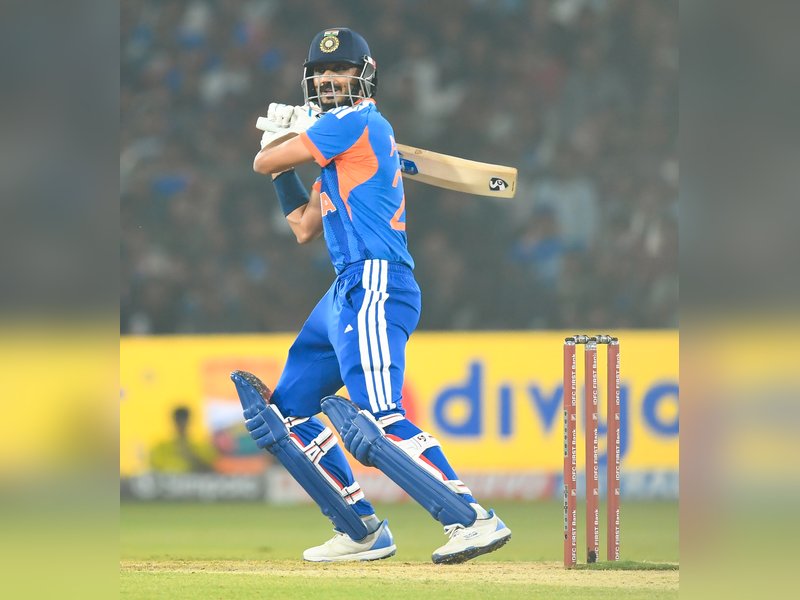 अक्षर पटेल: इंजीनियर बनने का सपना देखने वाला लड़का बना भारतीय टीम का दिग्गज ऑलराउंडर  