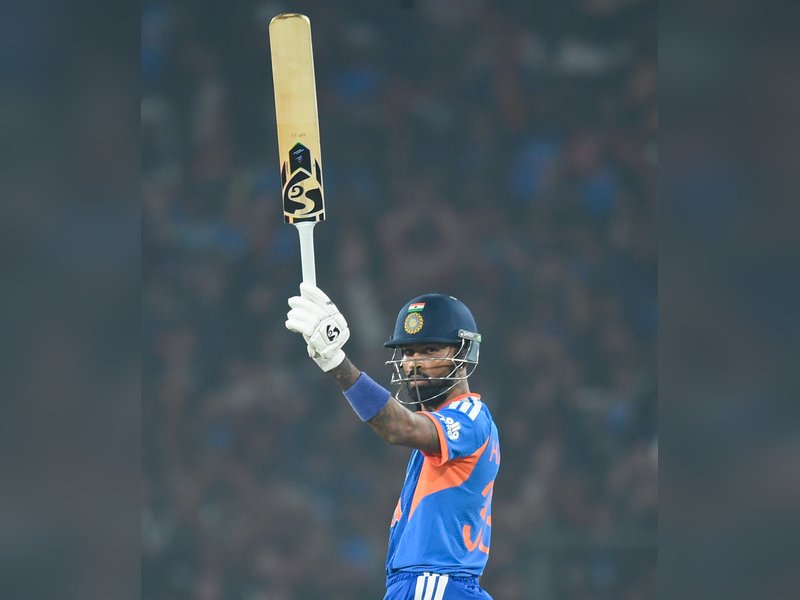 Hardik Pandya slams five sixes in an over to score maiden Vijay Hazare Trophy century