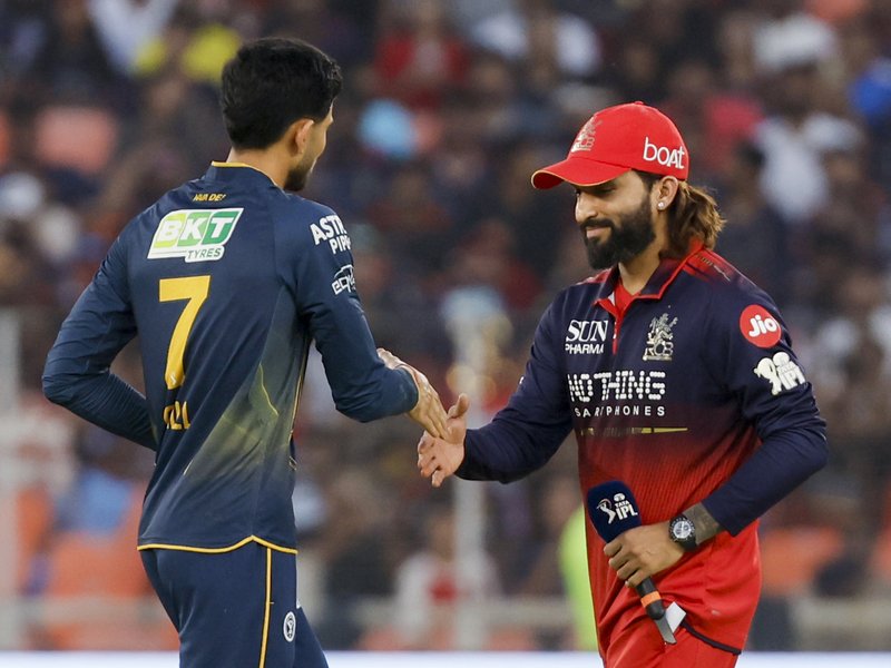 Unchanged Gujarat Titans elect to bowl against Royal Challengers Bengaluru in Match 42 of the Indian Premier League (IPL) 2026 at the Narendra Modi Stadium in Ahmedabad on Thursday. Photo credit: IANS 