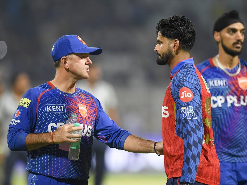 'मैं खिलाड़ियों का समर्थन करने के लिए हूं, उनपर नियंत्रण के लिए नहीं': रिकी पोंटिंग