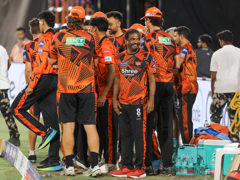 Sunrisers Hyderabad crush Royal Challengers Bengaluru by 55 runs in Hyderabad run-fest, seal statement win in Match 67 of the Indian Premier League (IPL) 2026 at the Rajiv Gandhi International Stadium on Friday.  Photo credit: IANS 