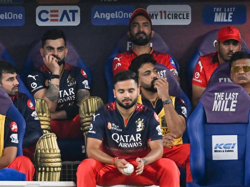 आदित्य बिड़ला ग्रुप के नेतृत्व वाले कंसोर्टियम ने आरसीबी को 1.78 अरब डॉलर में खरीदा: रिपोर्ट