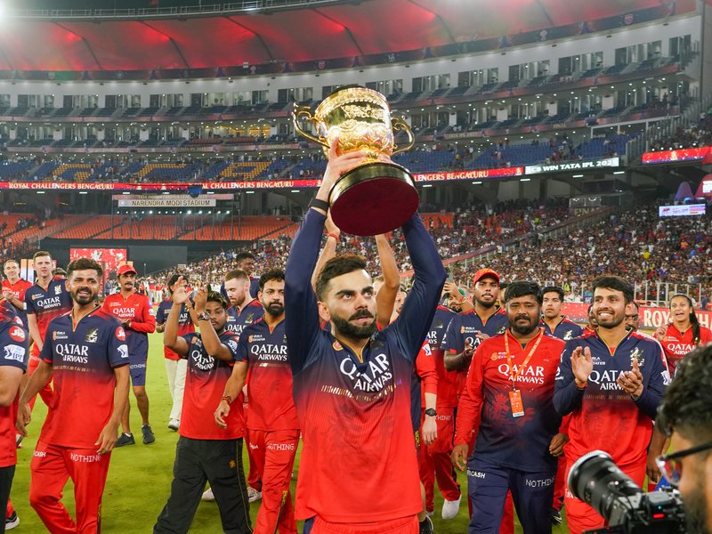 आईपीएल 2026 : संतुलित बैटिंग, बॉलिंग अटैक भी दमदार, खिताब बचाने को आरसीबी कितनी तैयार?