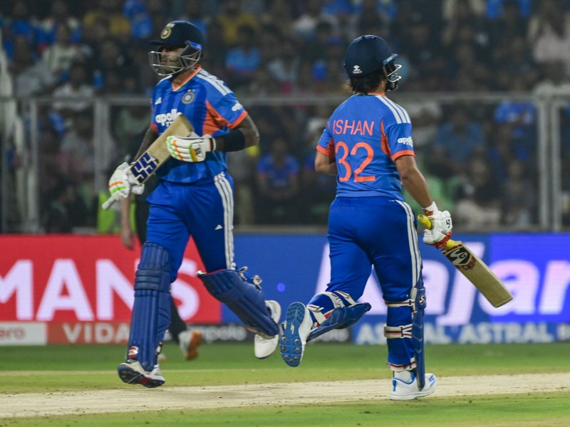 पांचवां टी20: सूर्या '3 हजारी', किशन का एक ही ओवर में 'बाउंड्री वाला ब्लास्ट'