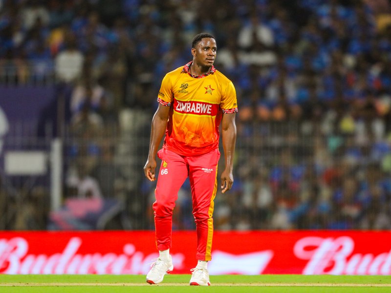  टी20 वर्ल्ड कप का डेब्यू मैच ही बना शर्मनाक, टिनोटेंडा मापोसा ने पहले ही ओवर में लुटाए इतने रन